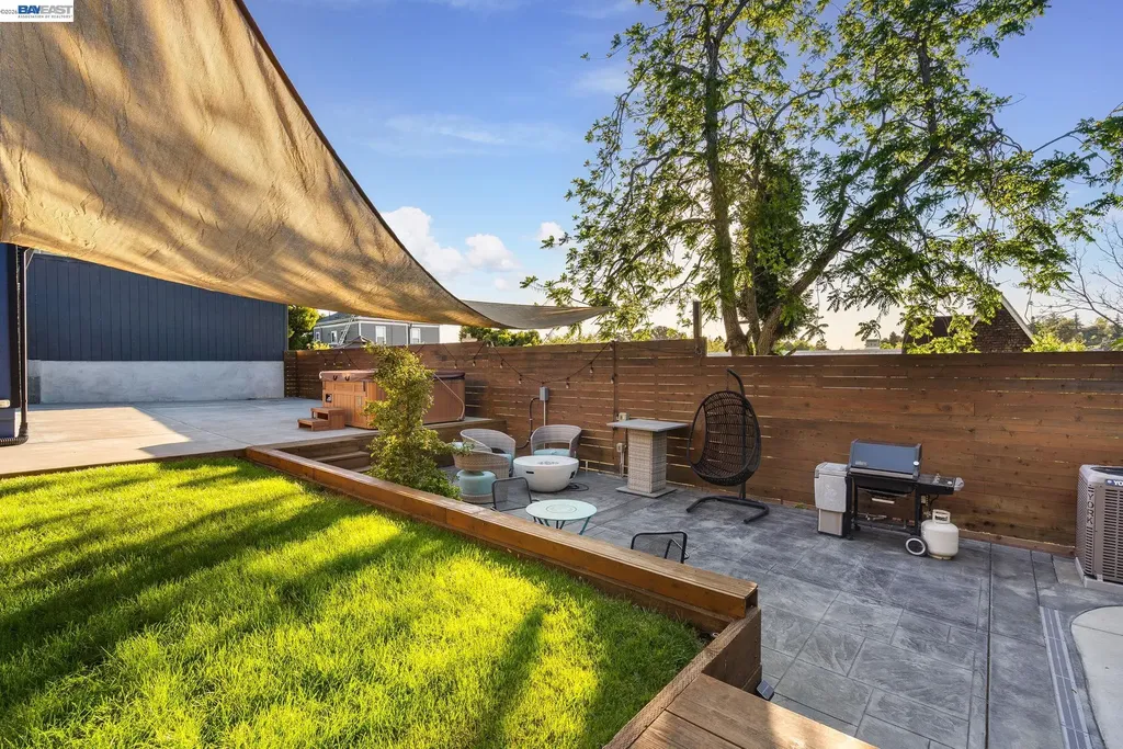 2417 Palmetto Street Oakland CA 94602