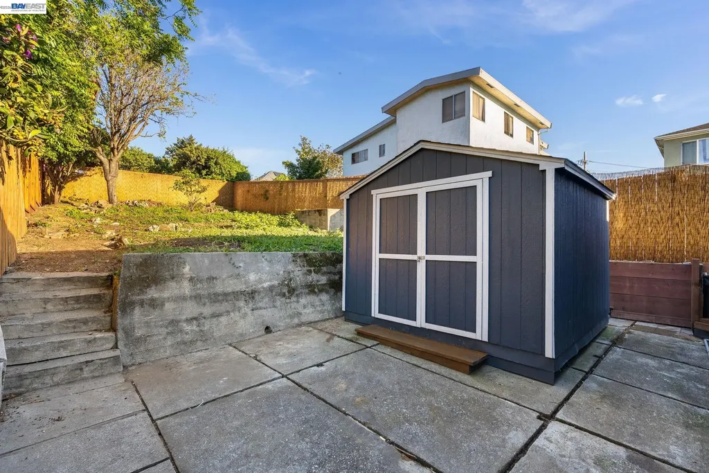 2417 Palmetto Street Oakland CA 94602