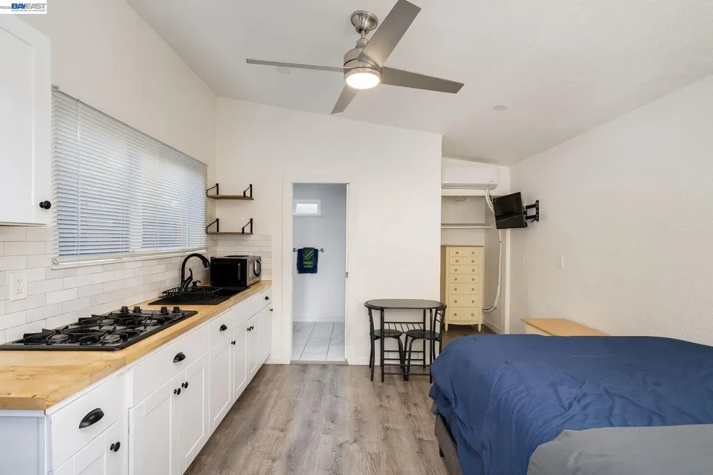 2417 Palmetto Street Oakland CA 94602