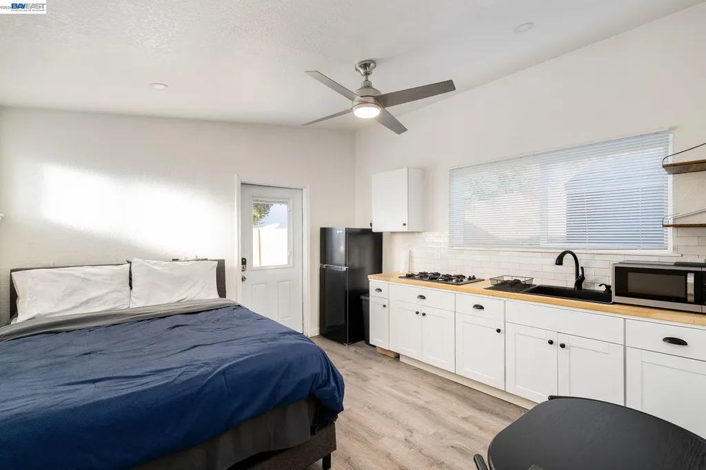 2417 Palmetto Street Oakland CA 94602