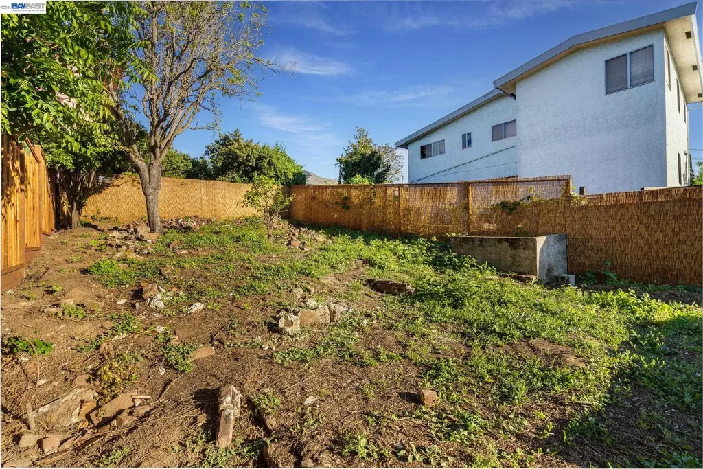 2417 Palmetto Street Oakland CA 94602