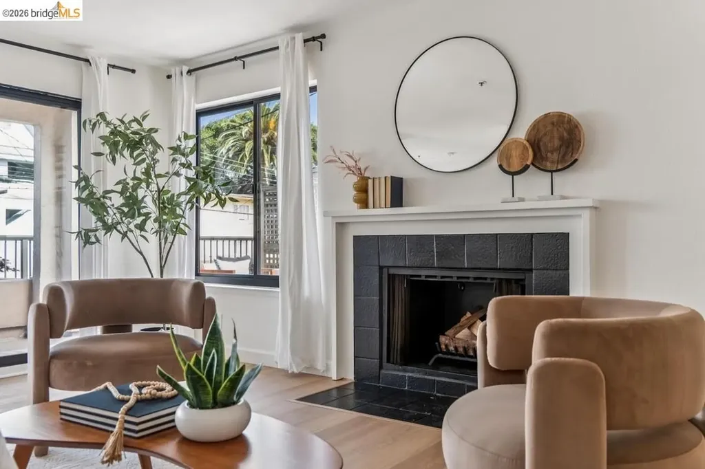 322 Hanover Avenue Oakland CA 94606