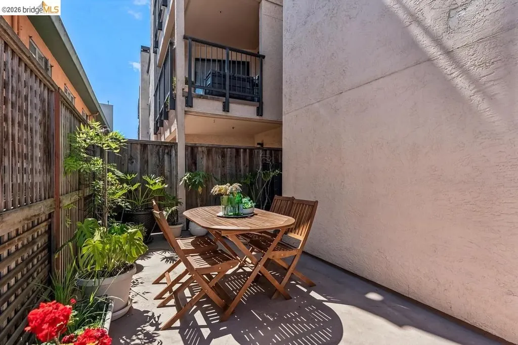 322 Hanover Avenue Oakland CA 94606