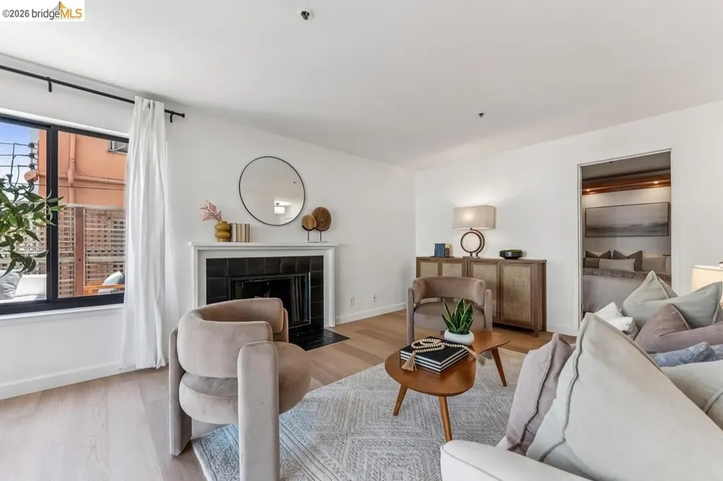 322 Hanover Avenue Oakland CA 94606