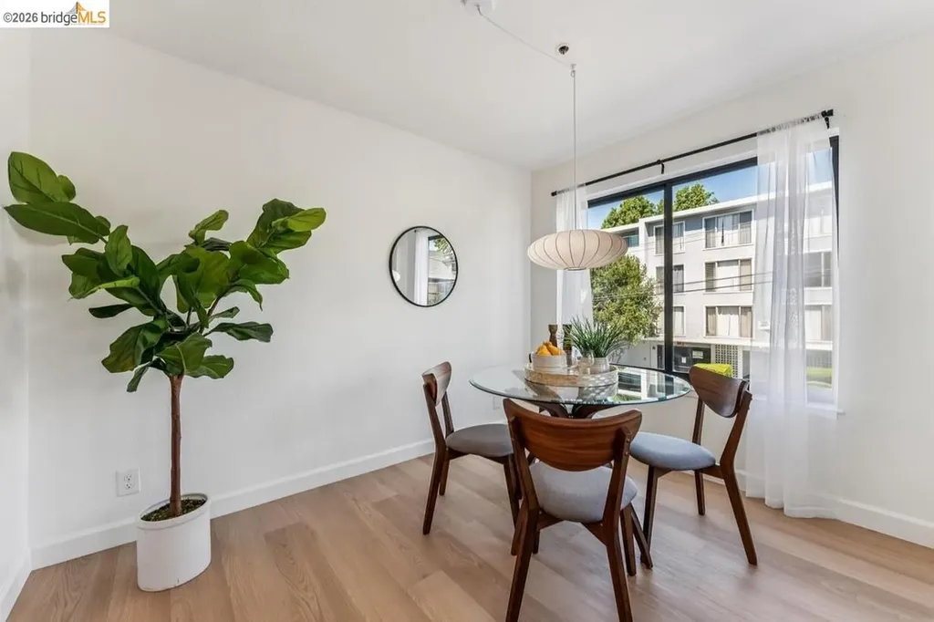 322 Hanover Avenue Oakland CA 94606