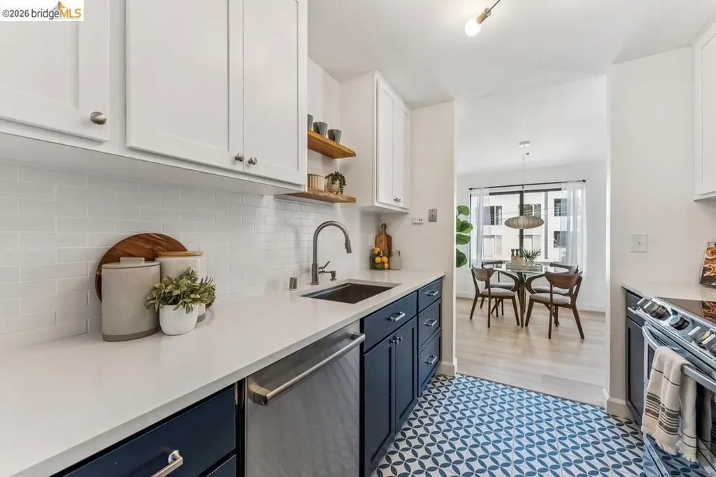 322 Hanover Avenue Oakland CA 94606