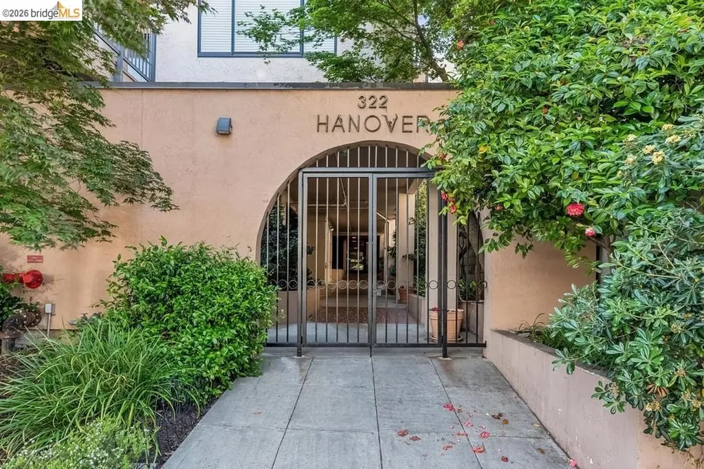 322 Hanover Avenue Oakland CA 94606