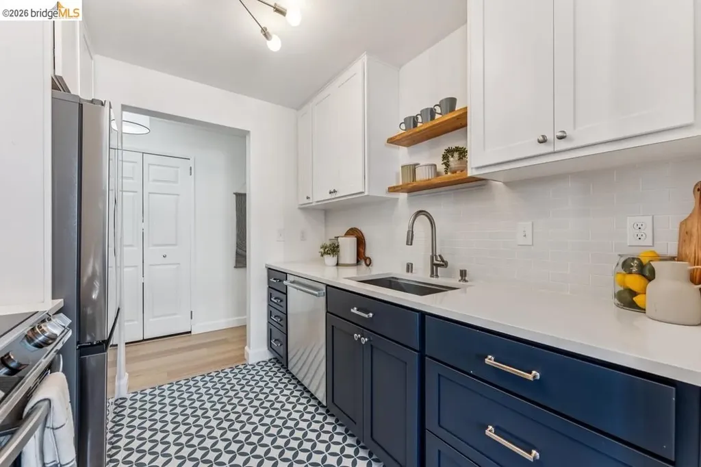 322 Hanover Avenue Oakland CA 94606