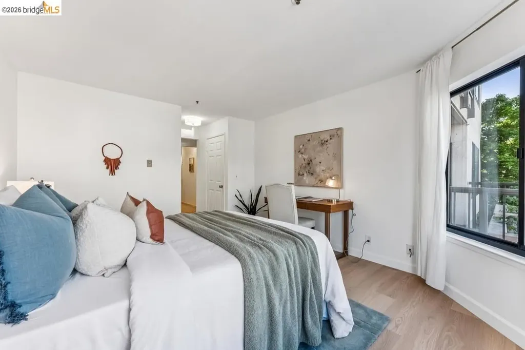 322 Hanover Avenue Oakland CA 94606