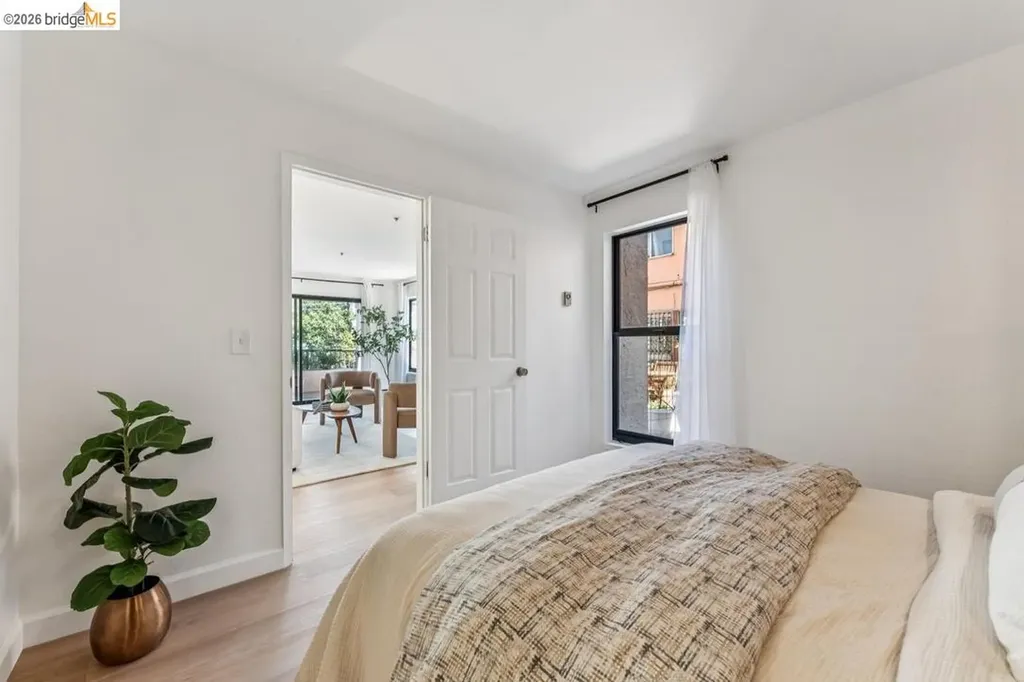 322 Hanover Avenue Oakland CA 94606