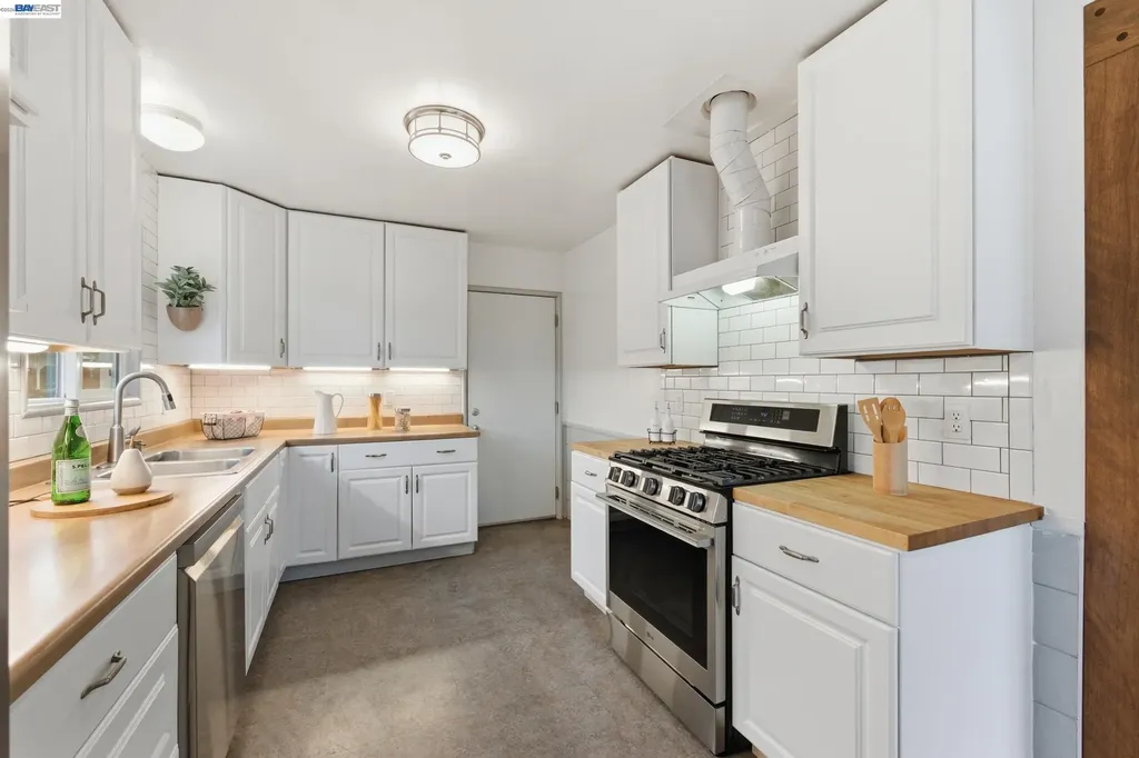 2651 Ione Avenue Castro Valley CA 94546
