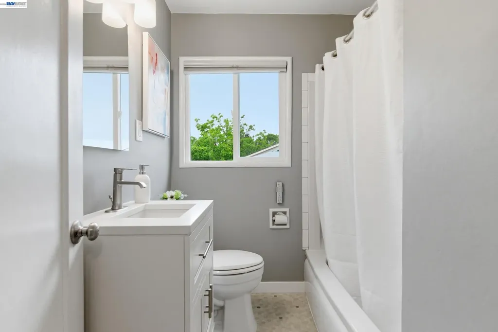 2651 Ione Avenue Castro Valley CA 94546