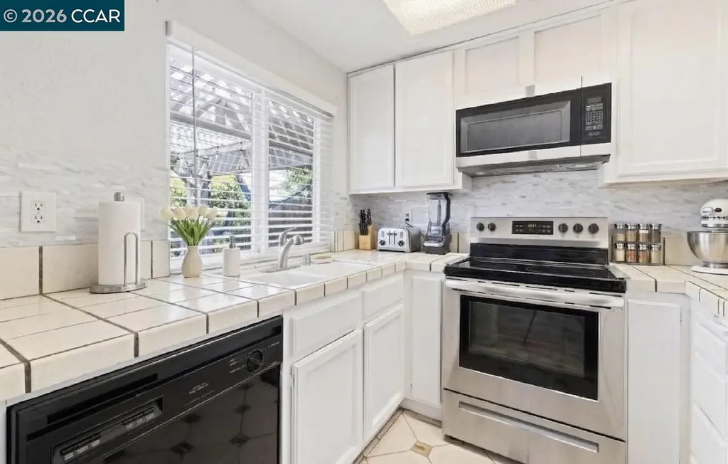 2024 Galway Drive Pittsburg CA 94565