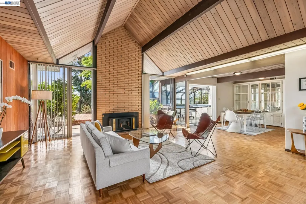 8077 Shay Drive Oakland CA 94605