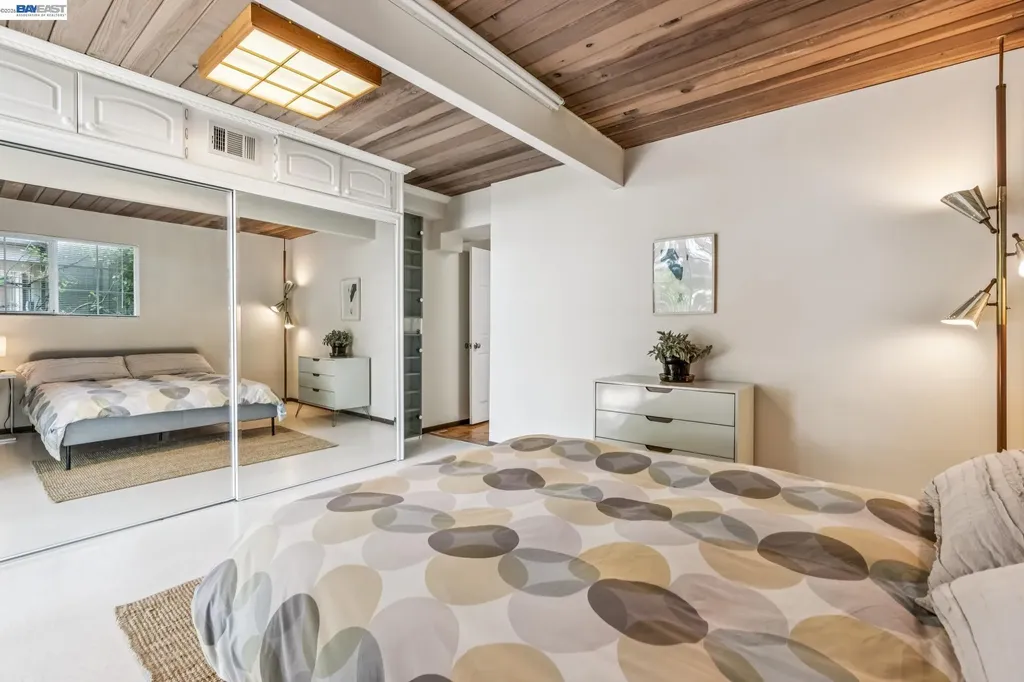 8077 Shay Drive Oakland CA 94605