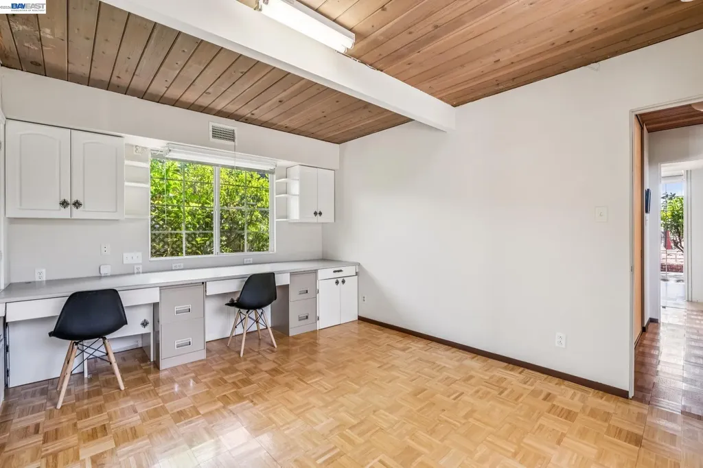 8077 Shay Drive Oakland CA 94605