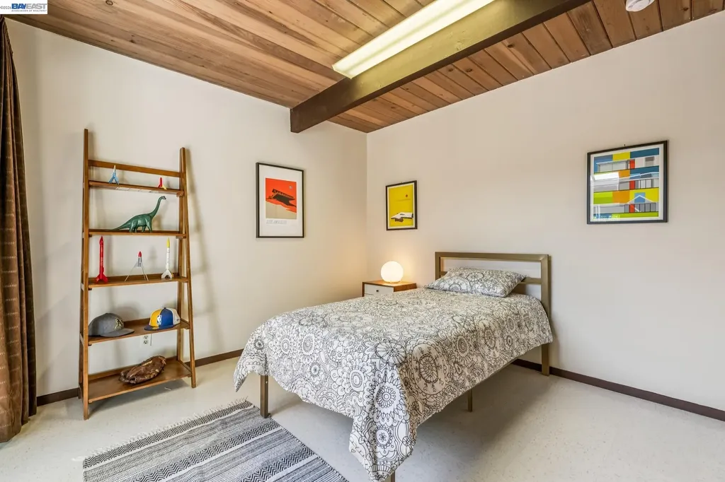 8077 Shay Drive Oakland CA 94605