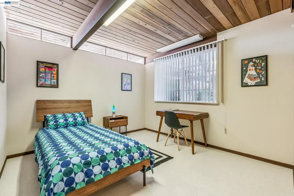8077 Shay Drive Oakland CA 94605