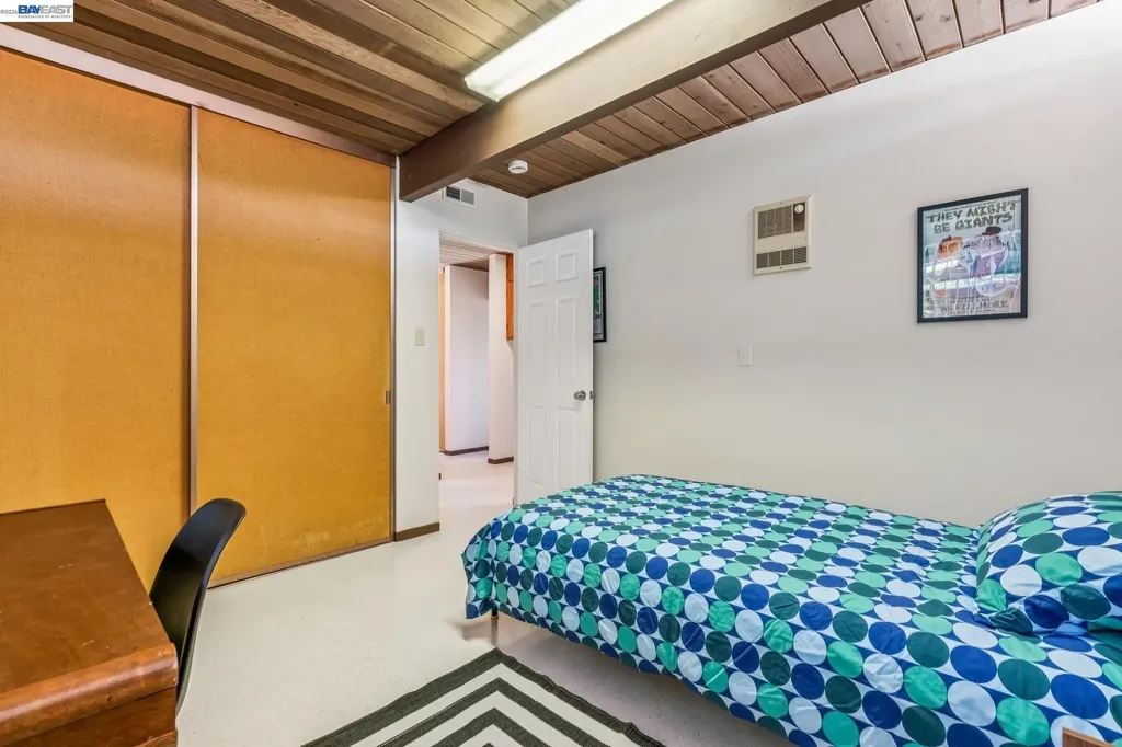 8077 Shay Drive Oakland CA 94605