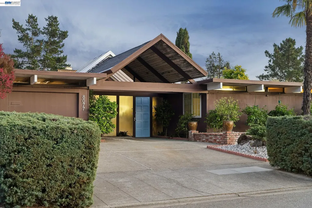 8077 Shay Drive Oakland CA 94605
