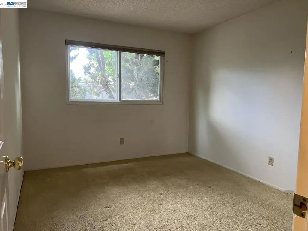 212 Puddingstone Road Alameda CA 94502