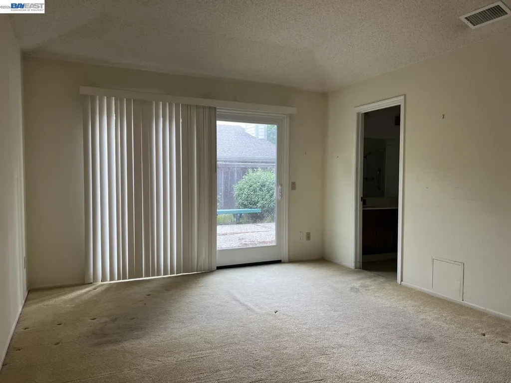 212 Puddingstone Road Alameda CA 94502