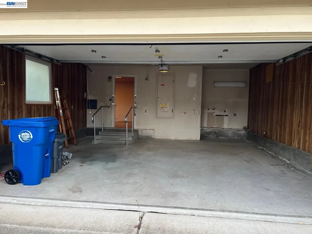 212 Puddingstone Road Alameda CA 94502