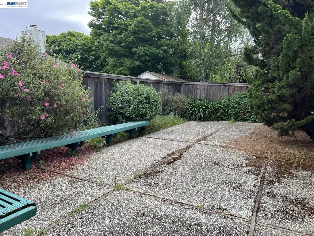 212 Puddingstone Road Alameda CA 94502