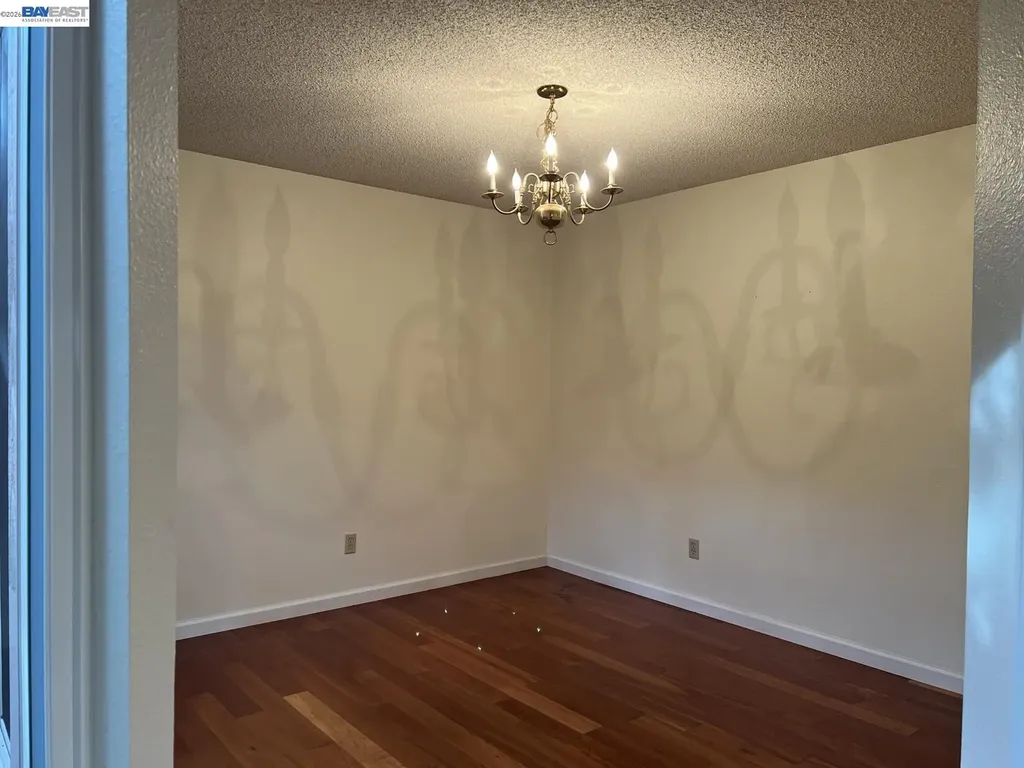212 Puddingstone Road Alameda CA 94502