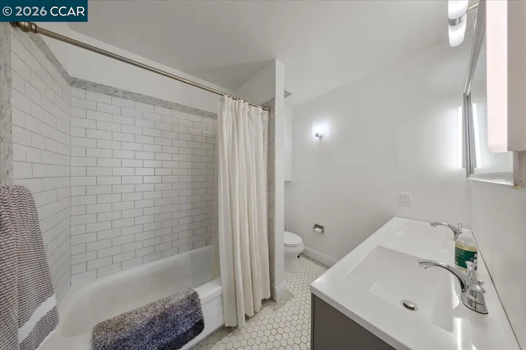 330 Vernon Street Oakland CA 94610