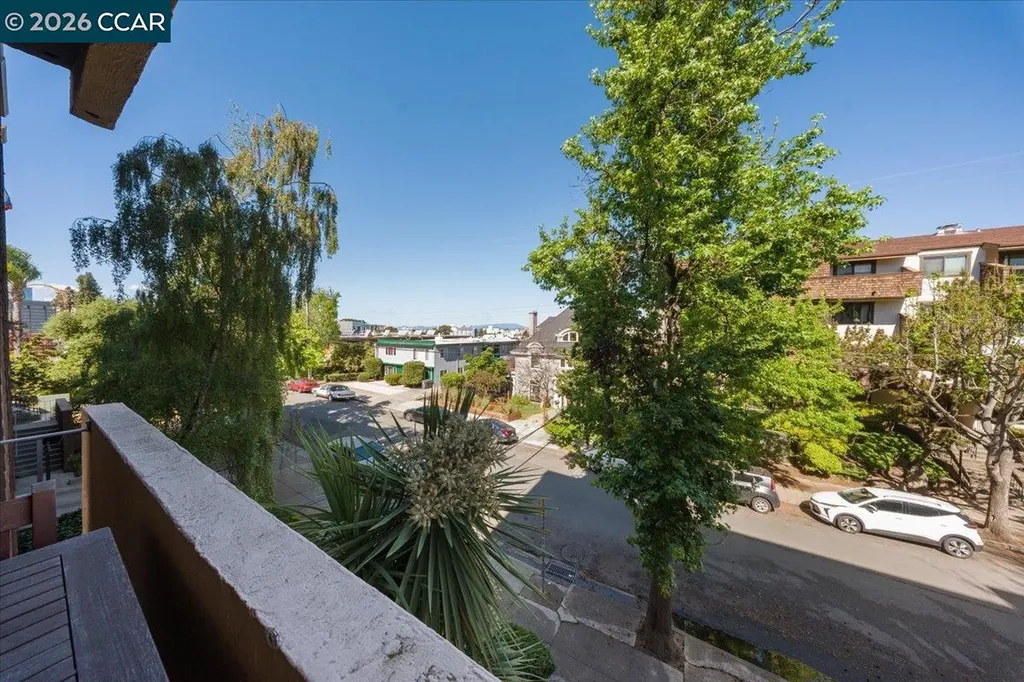330 Vernon Street Oakland CA 94610