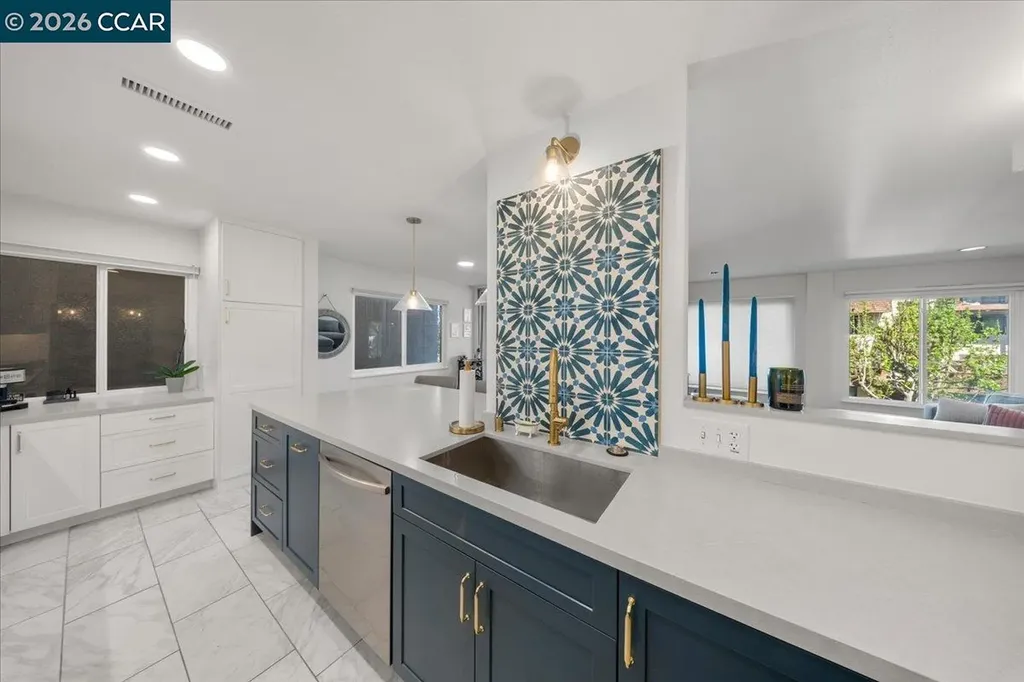330 Vernon Street Oakland CA 94610