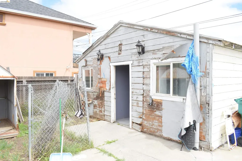 9945 B Street Oakland CA 94603
