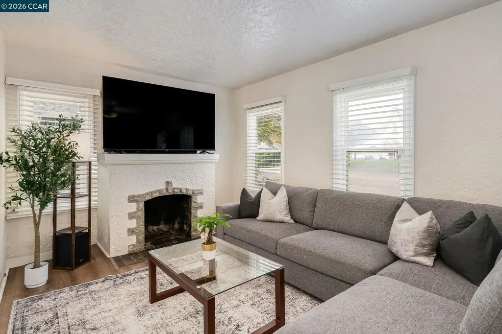 432 Gilger Avenue Martinez CA 94553