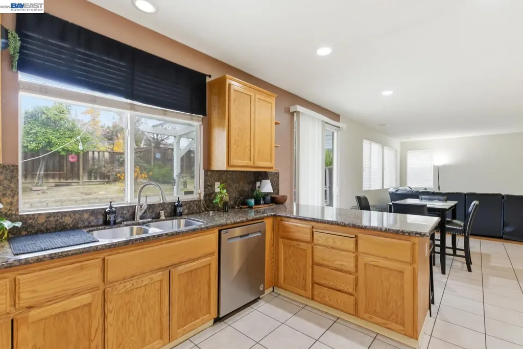 2076 Captalpa Antioch CA 94509