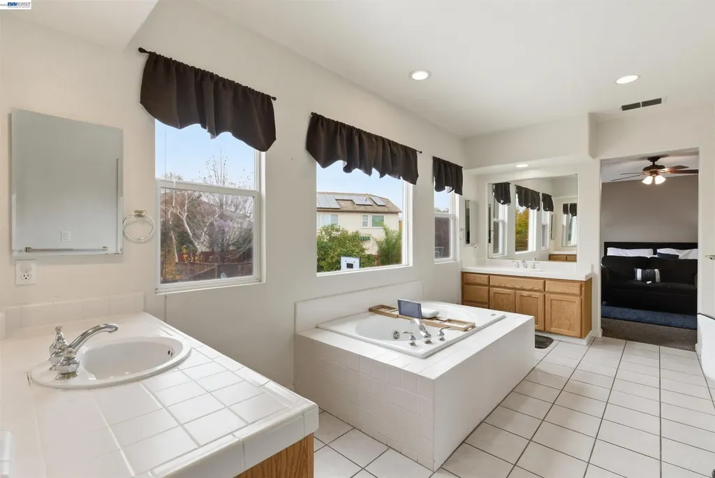 2076 Captalpa Antioch CA 94509