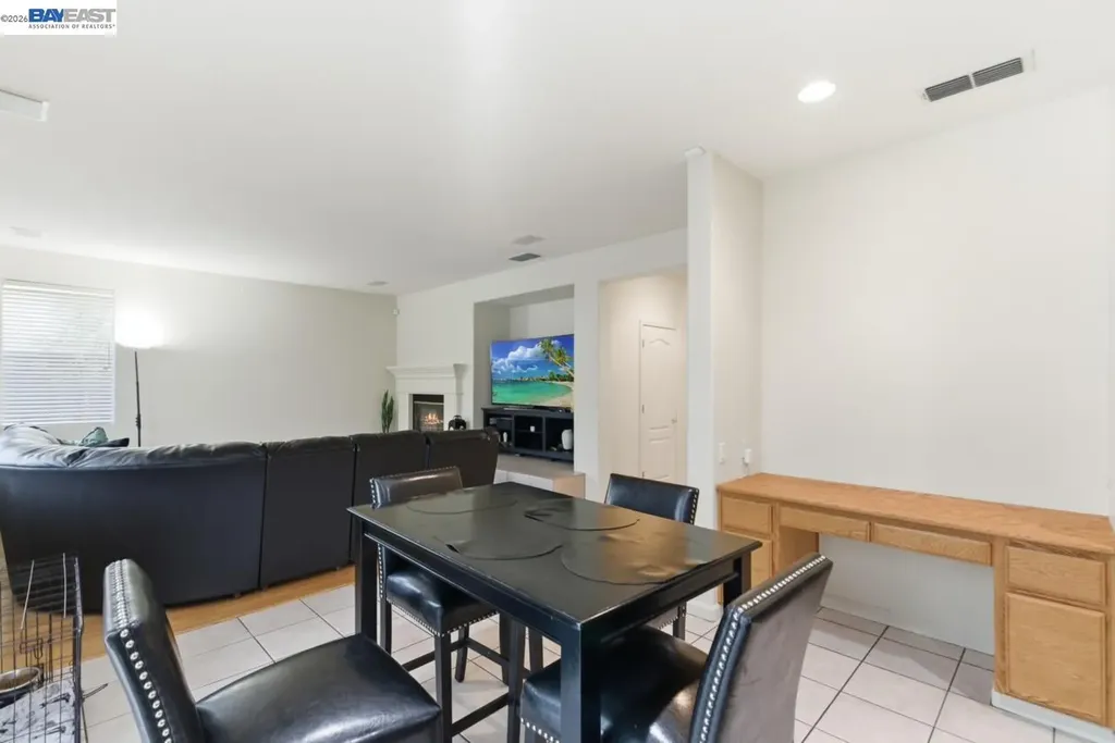 2076 Captalpa Antioch CA 94509