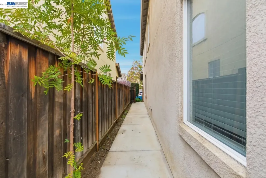 2076 Captalpa Antioch CA 94509