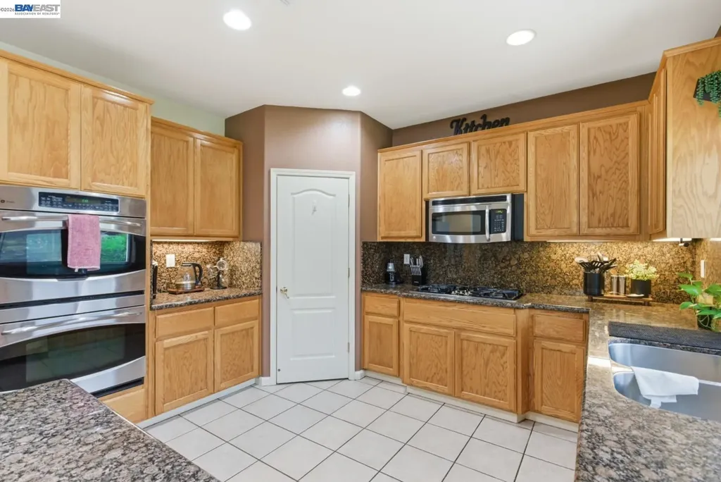 2076 Captalpa Antioch CA 94509