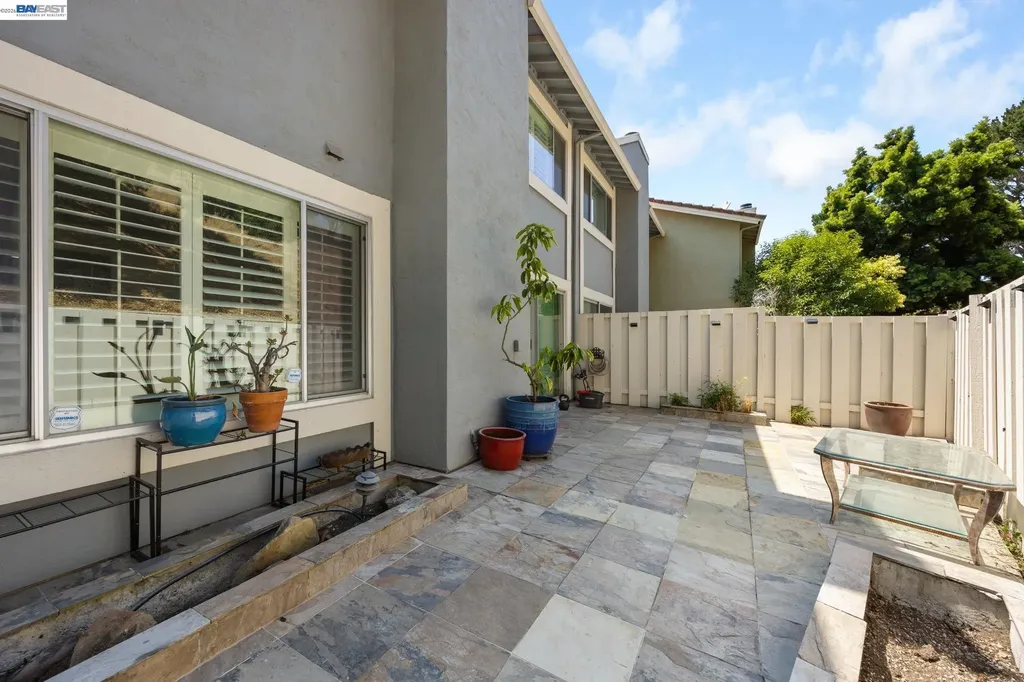 34 Chimney Rock Oakland CA 94605