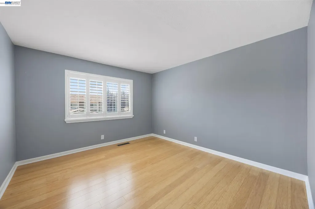 34 Chimney Rock Oakland CA 94605