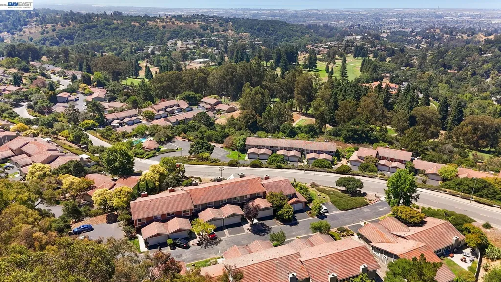 34 Chimney Rock Oakland CA 94605