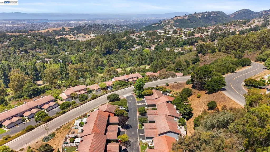 34 Chimney Rock Oakland CA 94605
