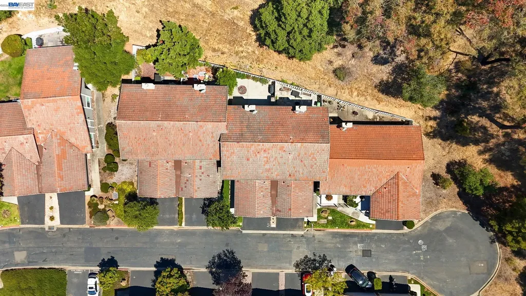 34 Chimney Rock Oakland CA 94605
