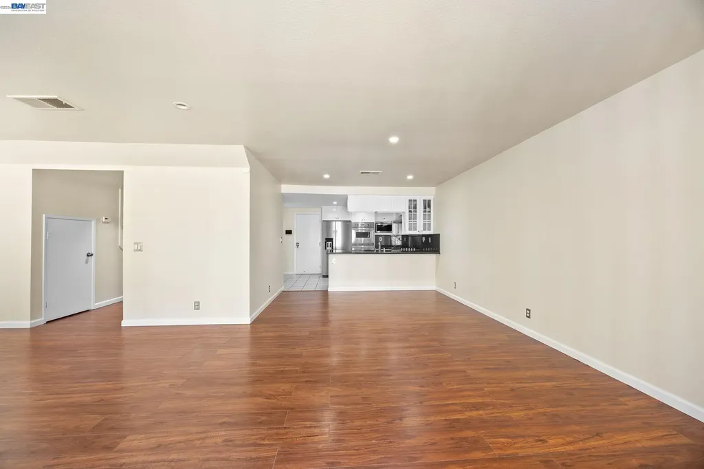 34 Chimney Rock Oakland CA 94605
