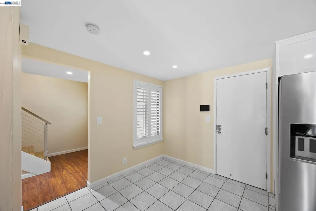 34 Chimney Rock Oakland CA 94605