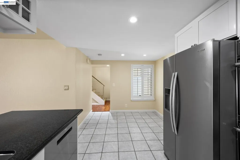 34 Chimney Rock Oakland CA 94605