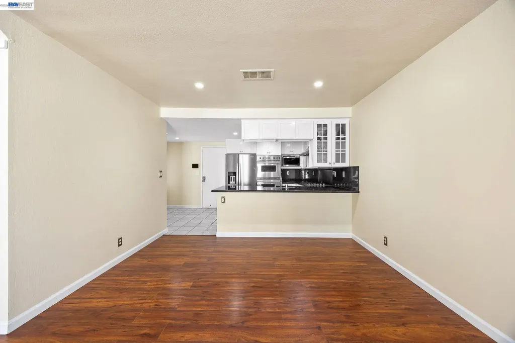 34 Chimney Rock Oakland CA 94605