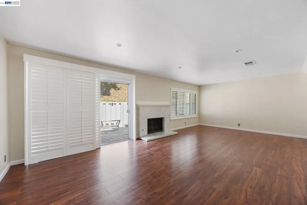 34 Chimney Rock Oakland CA 94605
