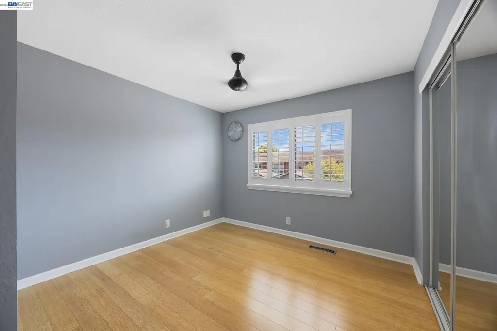 34 Chimney Rock Oakland CA 94605